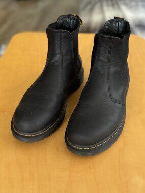 Classic Dr. Martens 2976 Chelsea boot in black, size US Women's 9-9.5